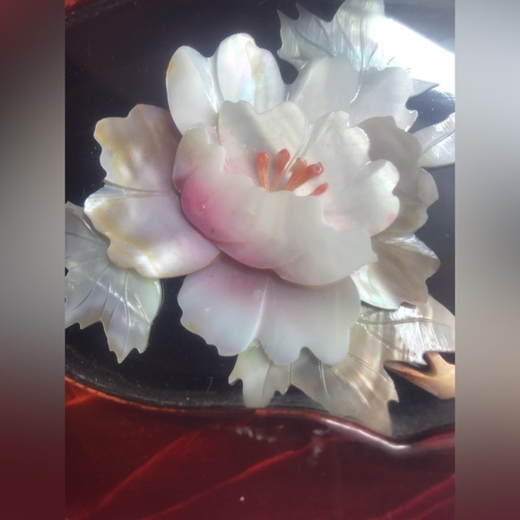 Brown Lacquer with Gold Latch and Mother of Pearl Shadow Box Top Red Inside - Picture 7 of 12